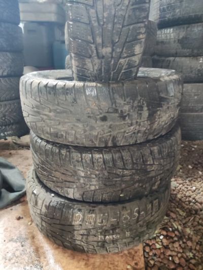 Лот: 19552931. Фото: 1. 235/65 R17 Nokian липучка 4 шт... Шины