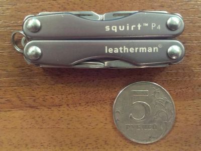 Лот: 6749580. Фото: 1. Leatherman Squirt P4 (серый) мини-мультитул. Фонарики