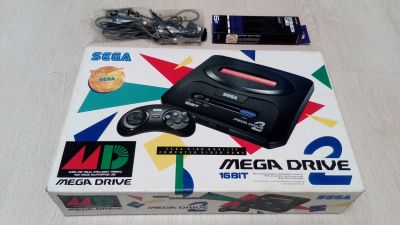 Лот: 17562219. Фото: 1. Sega mega drive 2 оригинал. Игровые приставки, консоли