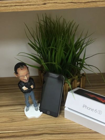 Лот: 11779583. Фото: 1. iPhone 6s 16 Gb Space Gray. Защитные стёкла, защитные плёнки