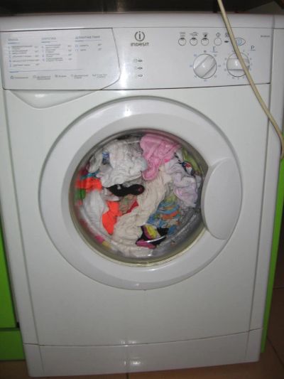 Лот: 4497093. Фото: 1. Стиральная машина Indesit wiun102... Стиральные машины