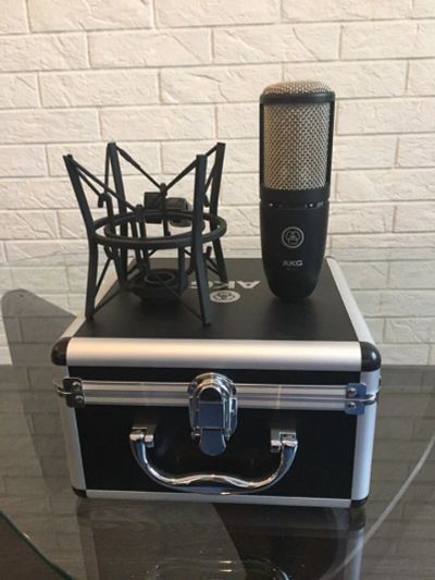 Лот: 12135352. Фото: 1. AKG P220 конденсаторный студийный... Студийные микрофоны, радиомикрофоны и радиосистемы