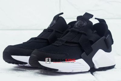 Лот: 11678760. Фото: 1. Кроссовки Nike W Air Huarache... Кеды, кроссовки, слипоны