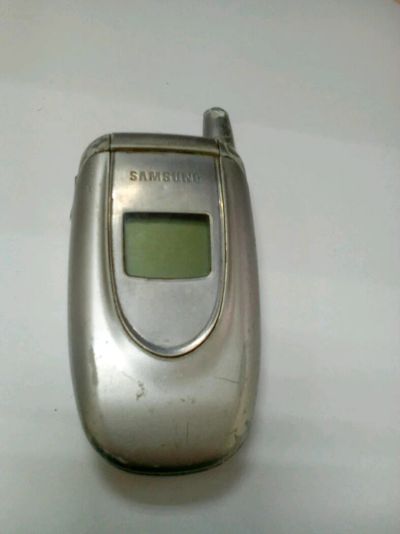 Лот: 10929699. Фото: 1. №908 . Телефон Samsung SGH-E100... Кнопочные мобильные телефоны