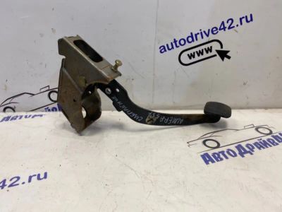 Лот: 21714253. Фото: 1. педаль сцепления Nissan Almera... Двигатель и элементы двигателя