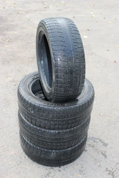 Лот: 12286279. Фото: 1. Шины зимние Bridgestone 205 55... Шины