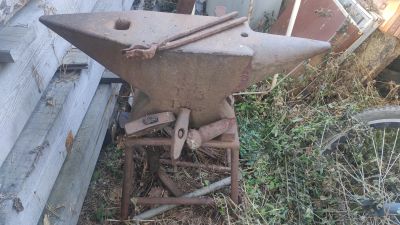 Лот: 25885108. Фото: 1. Наковальня. Ручной инструмент