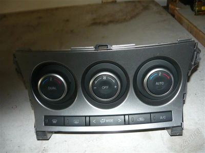 Лот: 2312325. Фото: 1. Блок климат контроль Mazda Axela... Салон