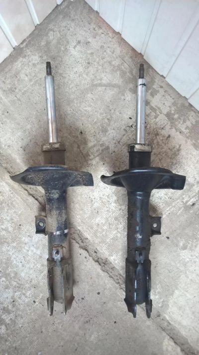 Лот: 11467143. Фото: 1. Стойки амортизатора передние Mitsubishi... Ходовая, подвеска, рулевое управление
