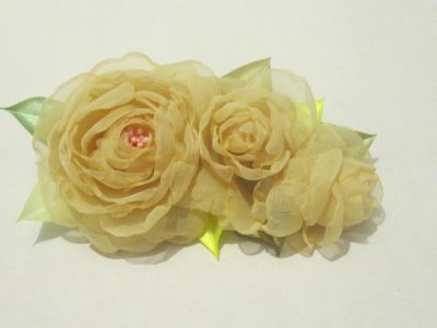 Лот: 6420988. Фото: 1. Заколка розы из вуали. Цветы из ткани