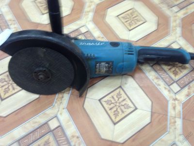 Лот: 5872494. Фото: 1. Болгарка Makita GA 9020. Электроинструмент