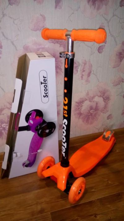 Лот: 7160475. Фото: 1. Скутер-Самокат Scooter maxi Светящиеся... Самокаты