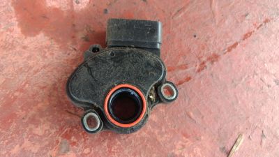 Лот: 20580518. Фото: 1. Датчик положения акпп Mazda 3... Электрооборудование