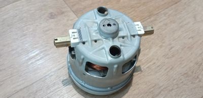 Лот: 21373796. Фото: 1. Двигатель от пылесоса Bosch. Запчасти, комплектующие для пылесосов, утюгов