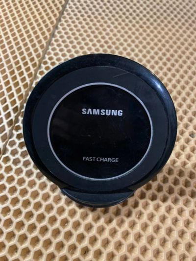 Лот: 25584457. Фото: 1. Зарядное устройство Samsung EP-NG930. Зарядные устройства, блоки питания, адаптеры сетевые для смартфонов