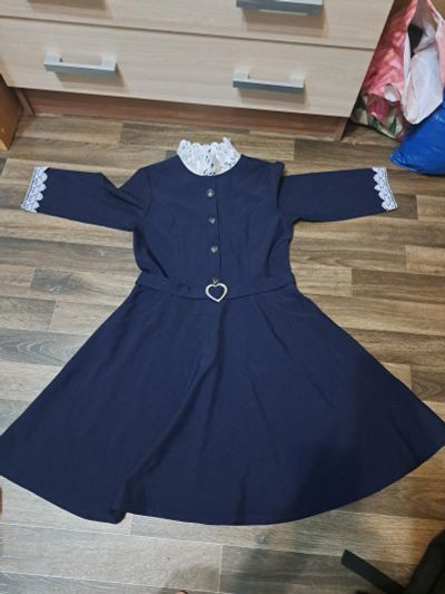 Лот: 23345974. Фото: 1. Платье школьное на девочку. Школьная форма