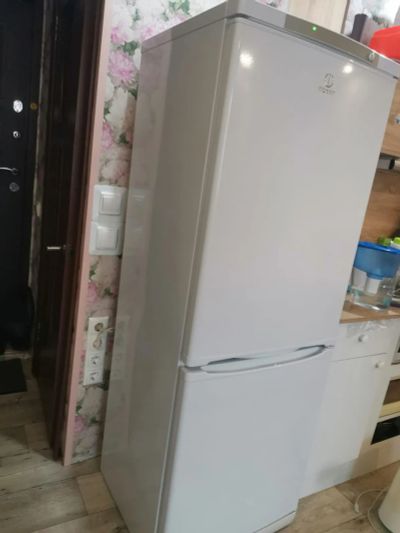 Лот: 24615819. Фото: 1. Холодильник indesit. Холодильники, морозильные камеры