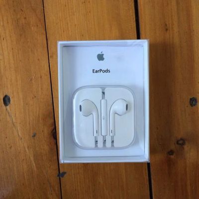 Лот: 10179210. Фото: 1. Original Apple EarPods. Красноярск