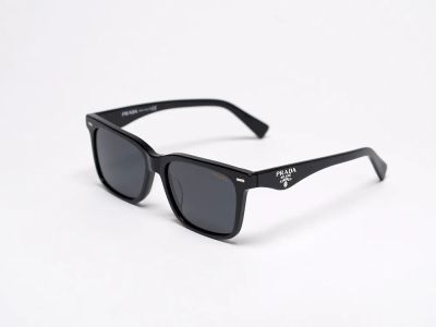 Лот: 24977448. Фото: 1. Очки Prada. Очки солнцезащитные