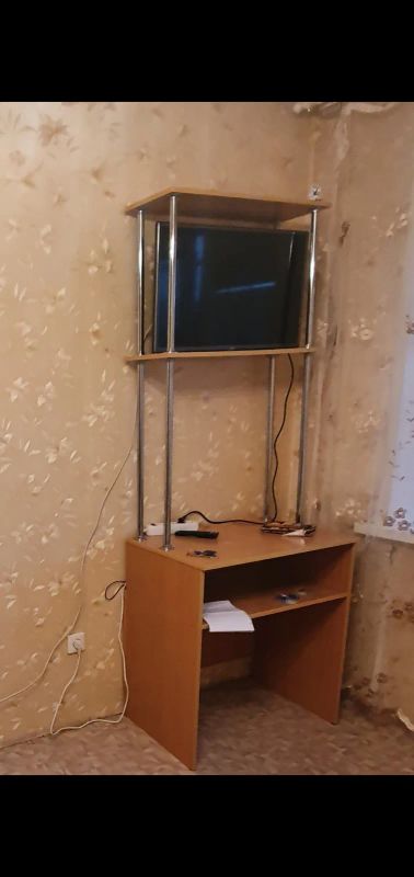 Лот: 20339636. Фото: 1. Компьютерный стол. Компьютерные и письменные столы