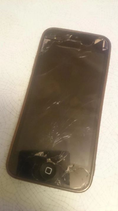 Лот: 8415458. Фото: 1. IPhone 5 32gb. Смартфоны