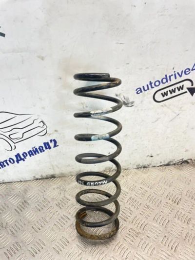 Лот: 25204312. Фото: 1. пружина Honda Accord CL3. Двигатель и элементы двигателя
