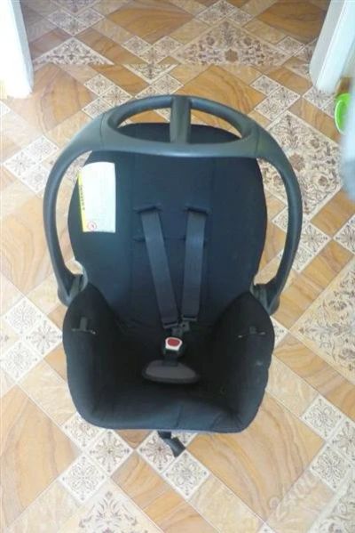 Лот: 1865463. Фото: 1. Кресло для новорожденного черное. Детские автокресла