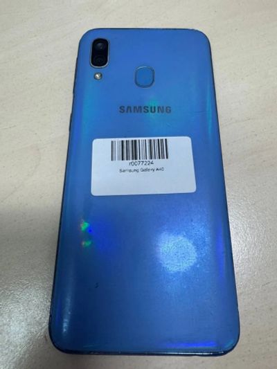 Лот: 25631554. Фото: 1. Samsung Galaxy A40. Смартфоны