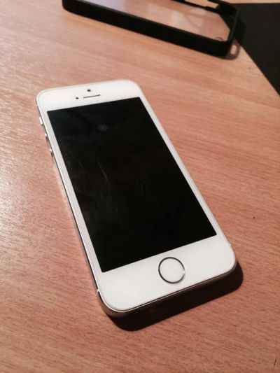 Лот: 4466622. Фото: 1. iphone 5s 16gb белый. Смартфоны