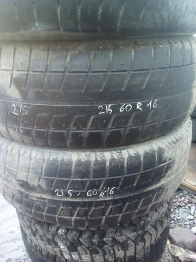 Лот: 10277271. Фото: 1. 215/60 R16 Bridgestone пара зима. Шины