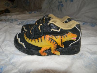 Лот: 5662767. Фото: 1. кроссовки, Dinosoles. Кеды, кроссовки