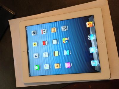 Лот: 3101122. Фото: 1. Ipad 4 16 gb белый wifi. Планшеты