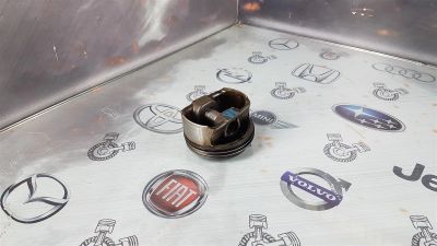 Лот: 23589948. Фото: 1. Поршень Audi A6 AUK 06E107065M... Двигатель и элементы двигателя