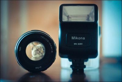 Лот: 11499444. Фото: 1. Вспышка mikona. Другое (фото, видеокамеры, оптика)