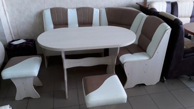 Лот: 12314923. Фото: 1. уголок кухонный +стол+2тб. Столы, стулья, обеденные группы
