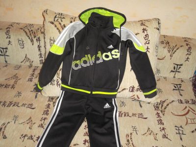 Лот: 4491907. Фото: 1. спортивный костюм adidas. Спортивная одежда