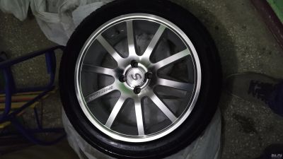 Лот: 14373515. Фото: 1. Литые диски R17 4*100 на резине... Шины