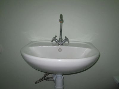 Лот: 6827472. Фото: 1. Раковина со смесителем. Раковины, умывальники