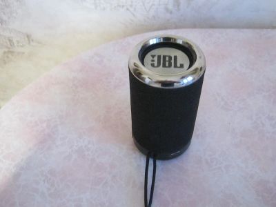 Лот: 25108159. Фото: 1. Портативная колонка JBL нерабочая. Портативные, беспроводные колонки