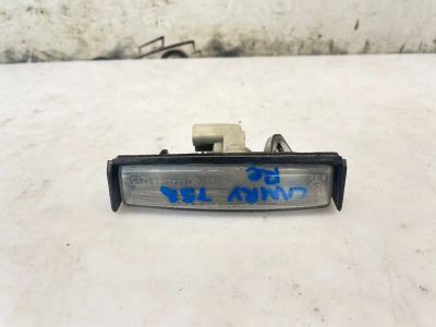 Лот: 25624674. Фото: 1. подсветка номера Toyota Camry... Двигатель и элементы двигателя