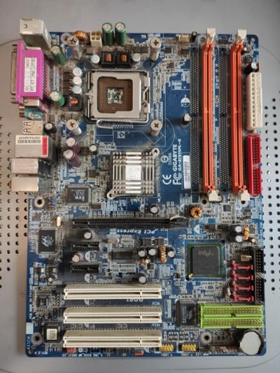 Лот: 16092168. Фото: 1. Материнская плата gigabyte GA-8I915PL-G... Материнские платы