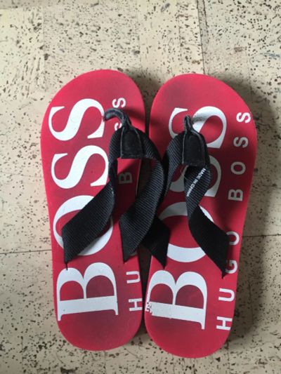 Лот: 7490363. Фото: 1. Сланцы Hugo Boss оригинал 36 размер. Шлепанцы, сланцы