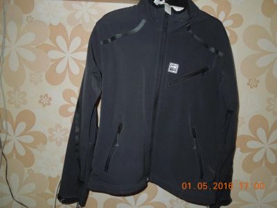 Лот: 7511591. Фото: 1. Ветровка спортивная Nike. Верхняя одежда
