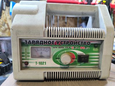 Лот: 25396764. Фото: 1. Автомобильное зарядное устройство. Пуско-зарядные устройства
