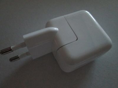 Лот: 4726072. Фото: 1. Сетевой адаптер iPod. Зарядные устройства, блоки питания, адаптеры сетевые для смартфонов