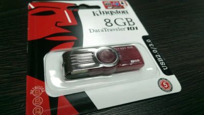 Лот: 11073221. Фото: 1. USB Флэшка Kingston Data Traveler... USB-флеш карты