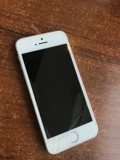 Лот: 15619111. Фото: 1. Iphone 5s. Смартфоны