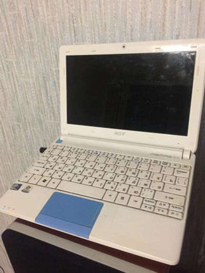 Лот: 9181944. Фото: 1. Нетбук Acer Aspire One Happy2. Ноутбуки