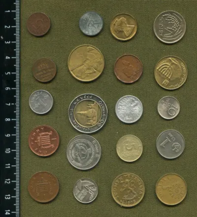 Лот: 25582984. Фото: 1. иностранные монеты лотом 20 штук... Наборы монет
