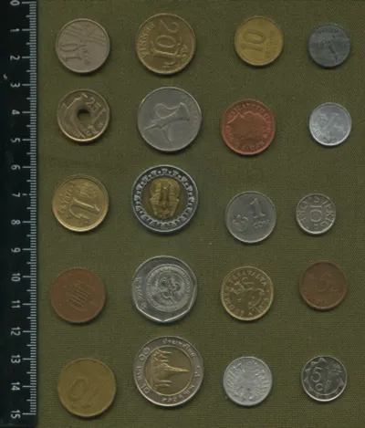 Лот: 20664197. Фото: 1. иностранные монеты лотом 20 штук... Наборы монет